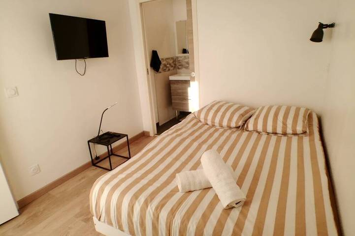 Gîte pour 4 personnes, avec jardin à Civaux