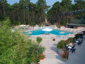 Gîte pour 3 personnes, avec bassin pour enfant ainsi que jardin et terrasse, animaux acceptés à Carcans