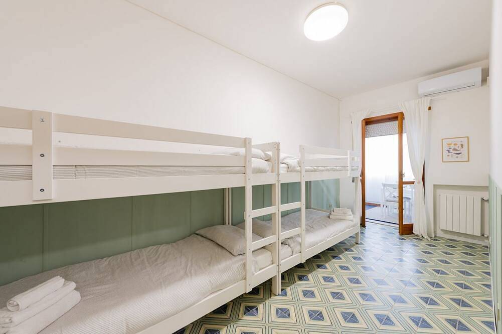 Ganze Wohnung, Comfy Sea View Apt. with Covered Balcony & Parking in Montesilvano, Pescara Provinz