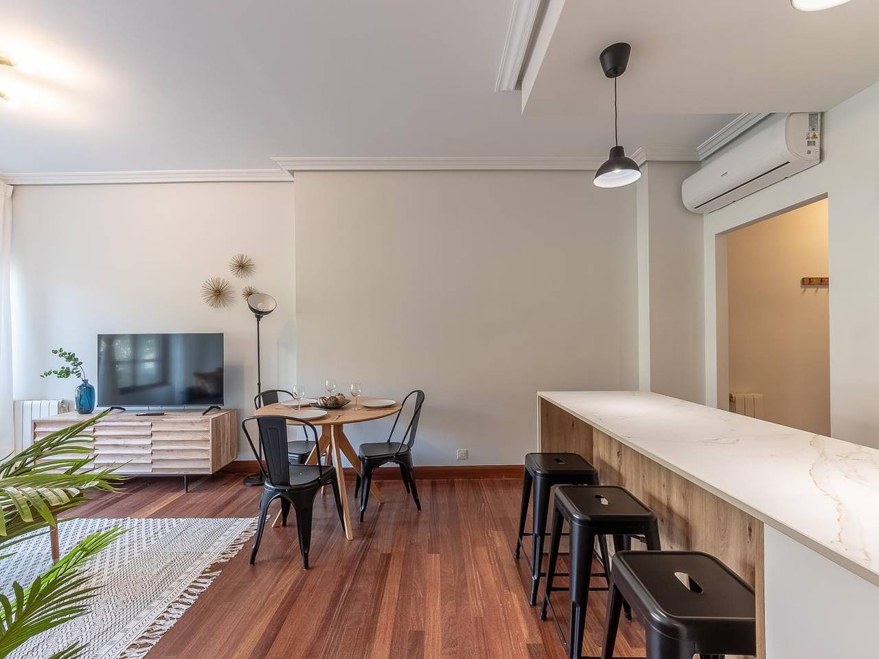 Entire holiday apartment, Modern and cozy in the heart of Bilbao in Bilbao, Bizkaia