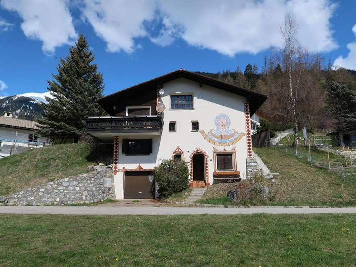 Ferienhaus für 8 Personen, mit Balkon und Terrasse sowie Garten in Alvaneu