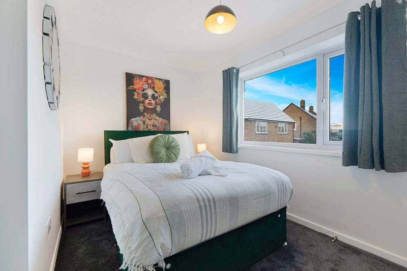 5 Bedroom in Newton Drive With Free Street Parking in Durham, Comté de Durham