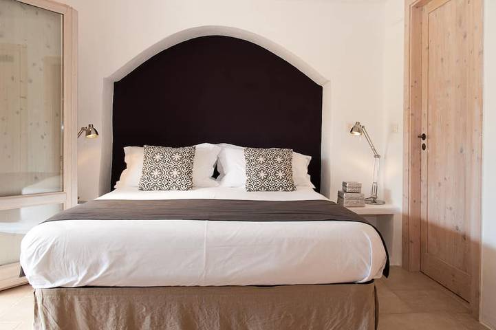 Spacious & bright trulli w/private pool, nicely decorated - Ac in all rooms in Ostuni, Salento
