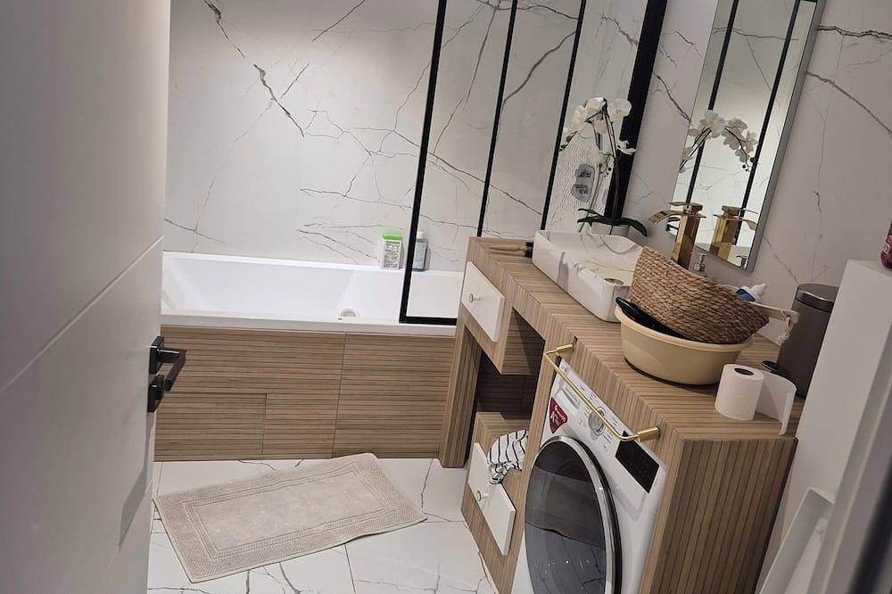 Ganze Wohnung, 86 m2 luxury apartment with jacuzzi in Juvignac, Mittelmeerküste (Frankreich)