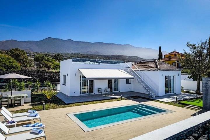 Casa de vacaciones para 4 personas, con piscina además de vistas y jardín en Tazacorte