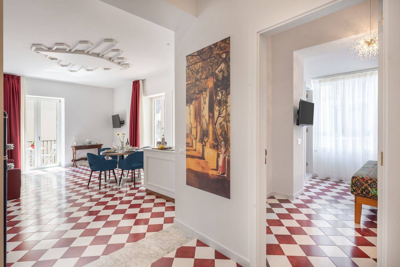 Appartamento intero, Appartamento vacanze per 12 persone con balcone/terrazza in Sorrento, Napoli e dintorni