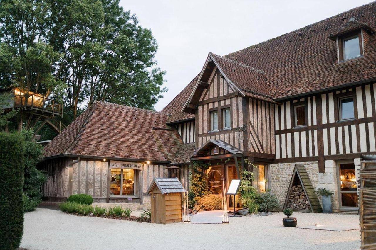 Chambres d'hôtes - Domaine Le Coq Enchanté in Saint-Pierre-en-Pays-d'Auge, Région de Lisieux