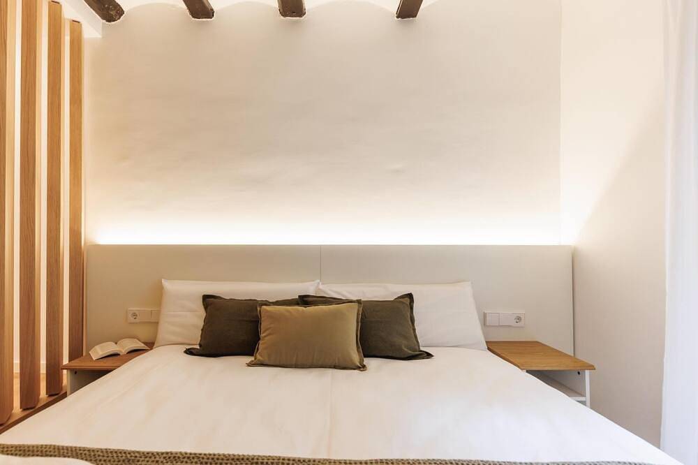 Entire apartment, Ballesteries 34 - Holiday Apartment Rental Girona | Bravissimo in Girona, Gironès