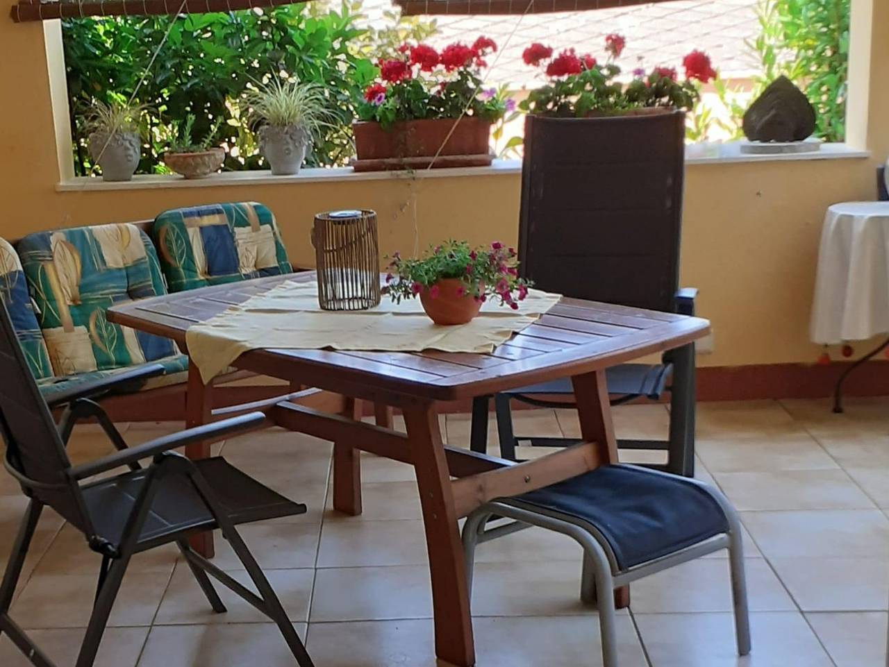 Ganze Ferienwohnung, Ferienwohnung Schmidt - Ferienwohnung mit schönem Garten in Neumagen-Dhron, Bernkastel-Kues & Umgebung