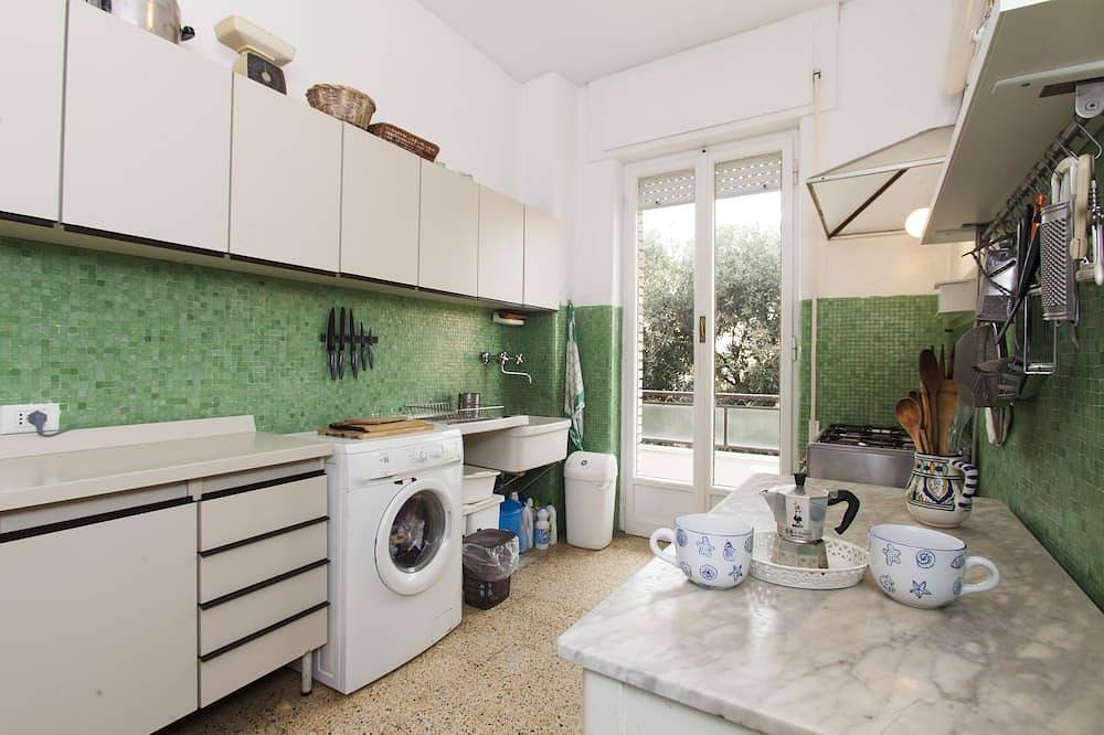 Geheel appartement, Familie Vriendschappelijk Appartement Met Private Stappen Naar Brede Strand En Zee in Anzio, Provincie Rome