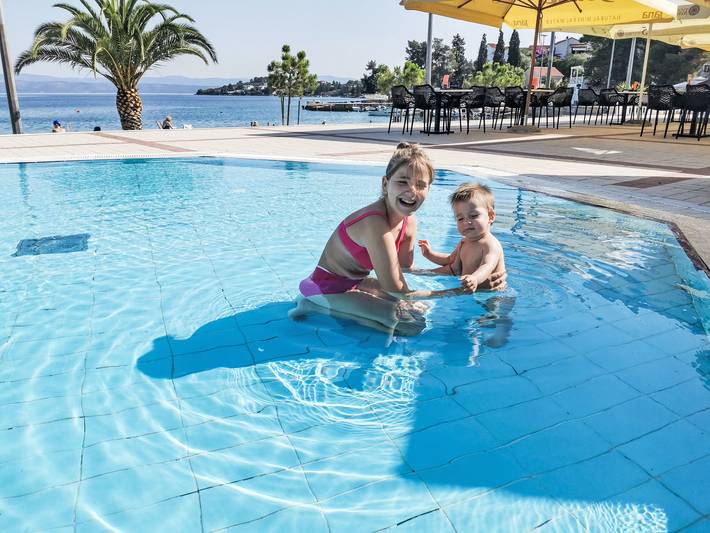 Ganze Wohnung, Apartment Bella mit Balkon und Terrasse in Necujam in Necujam, Solta
