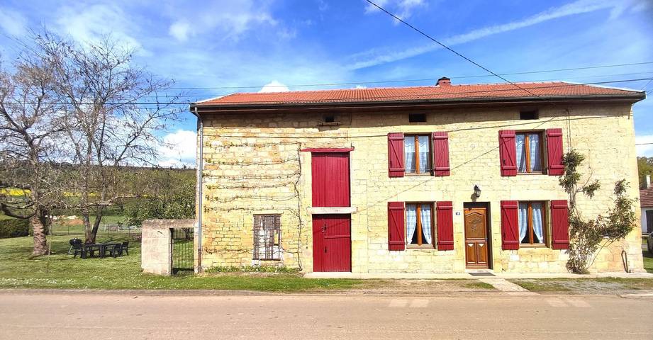 Gîte pour 4 personnes, avec jardin à Malandry