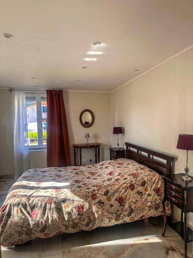 Gîte pour 4 personnes, avec vue et jardin à Celles-sur-Plaine - 2
