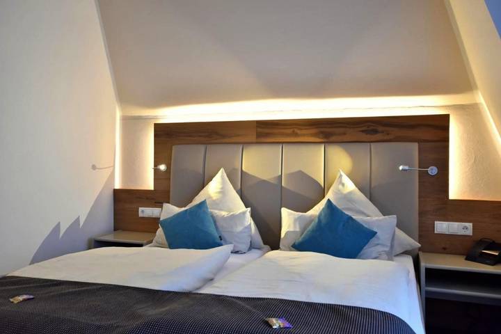 Hotel für 3 Personen, mit Balkon und Terrasse sowie Garten und Ausblick in Hatten