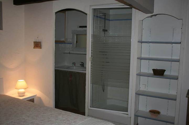 Location de vacances pour 2 personnes, avec jardin, animaux acceptés à Lacoste - 4