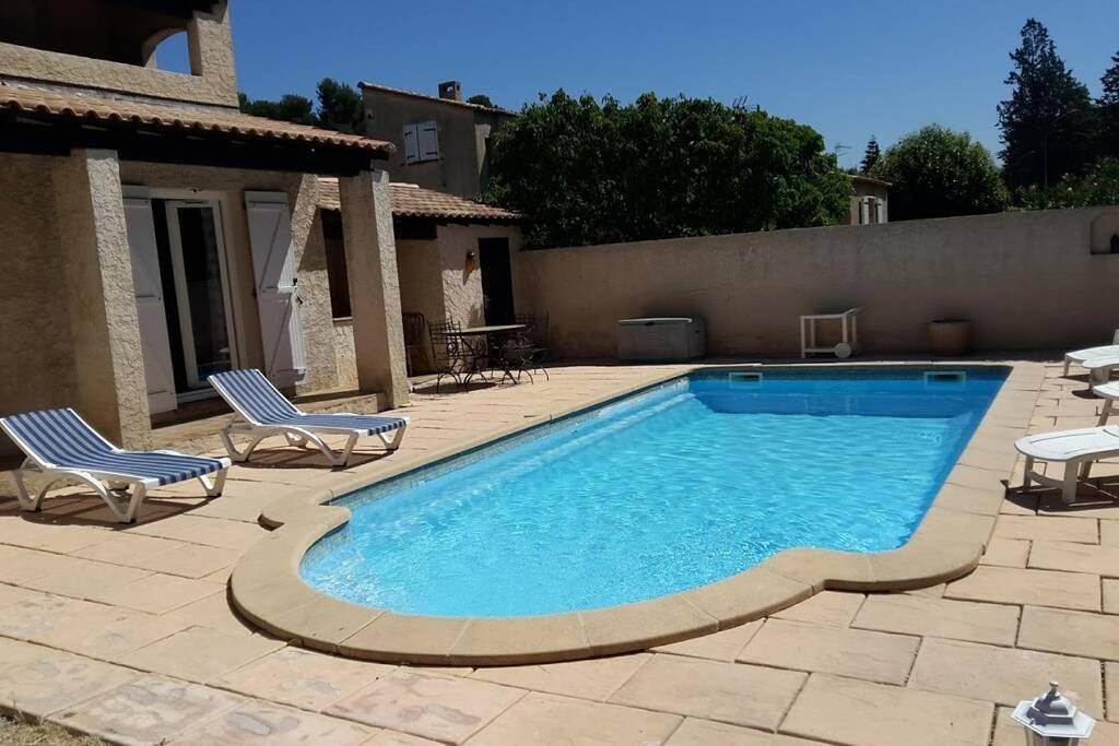 Jolie villa avec piscine in Marignane, Côte méditerranéenne (France)