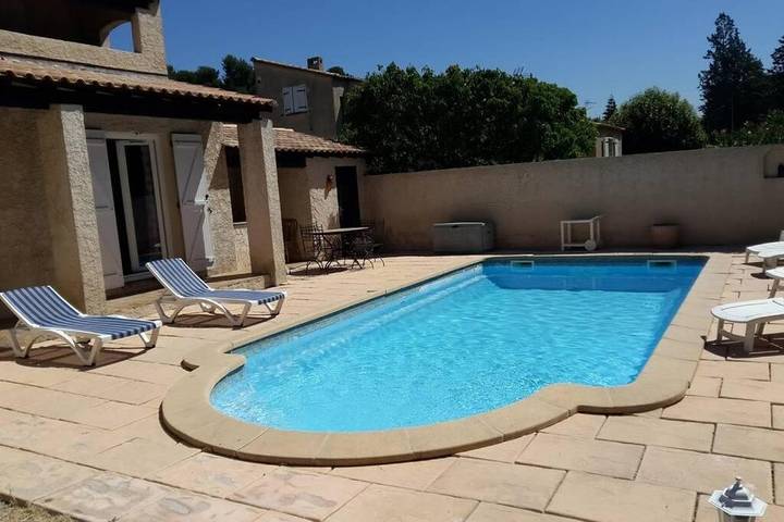 Location de vacances pour 5 personnes, avec terrasse et piscine à Marignane - 4