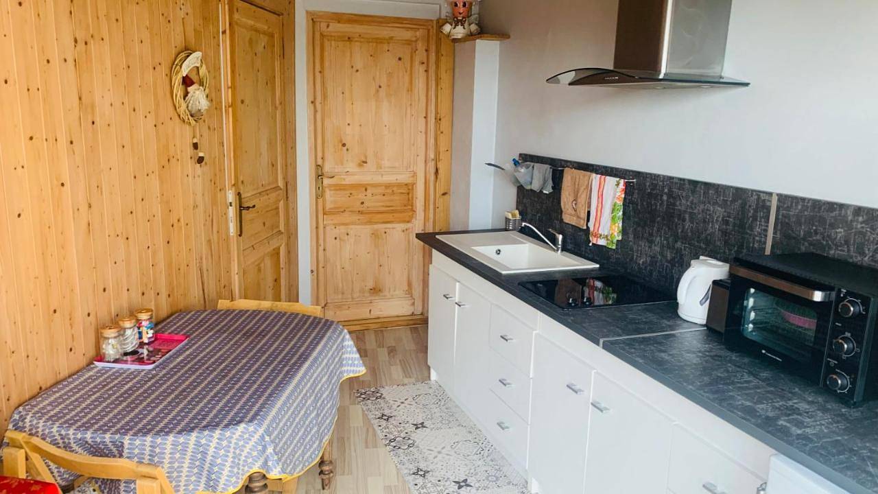 Appartement entier, One-Bedroom Apartment in Pers-Jussy, Région de Saint-Julien-en-Genevois