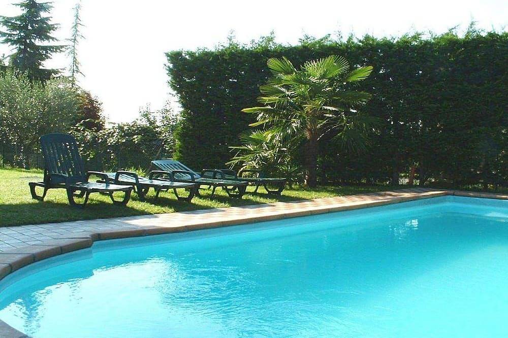 Ganze Wohnung, Herrliche Wohnung für 4 Leute mit Pool,  W-Lan, Klimaanlage, Tv, Terrasse und Haustiere erlaubt in Colà, Lazise