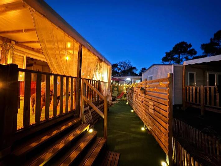 Camping pour 8 personnes, avec jardin ainsi que piscine et vue, animaux acceptés dans Claouey