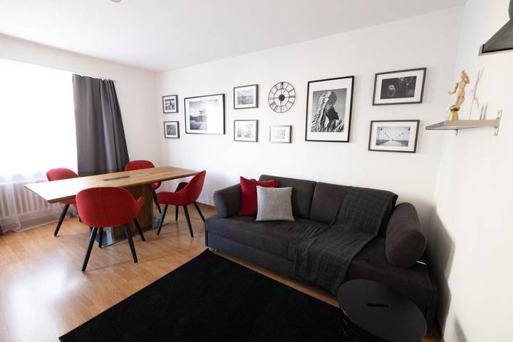 Ferienwohnung für 2 Personen, mit Balkon und Whirlpool sowie Garten und Ausblick