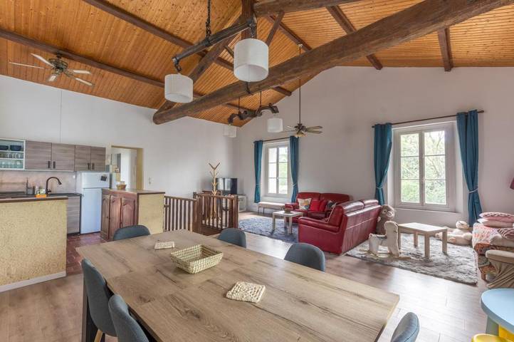 Location de vacances pour 8 personnes, avec jardin ainsi que piscine et vue à Le Pouget - 3