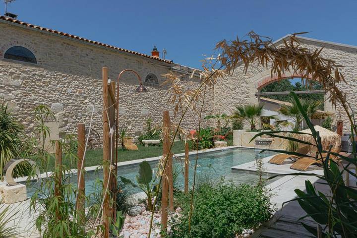 Maison d’hôte pour 2 personnes, avec jardin ainsi que piscine et vue dans le Gard - 2