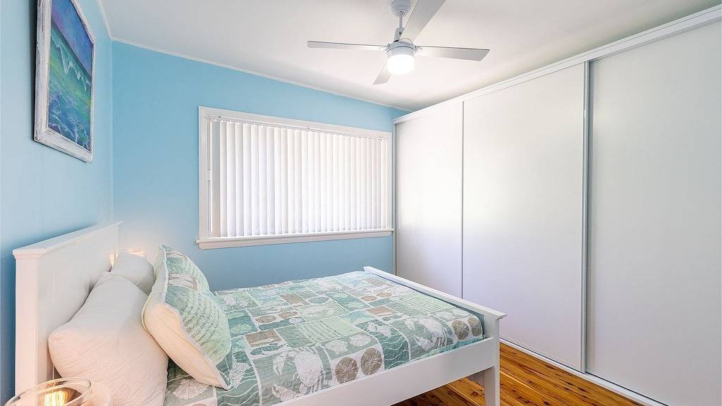 Golden Sands 2 Short Street, Air Con, Wifi, Beach View in Fingal Bay, Hunter Valley