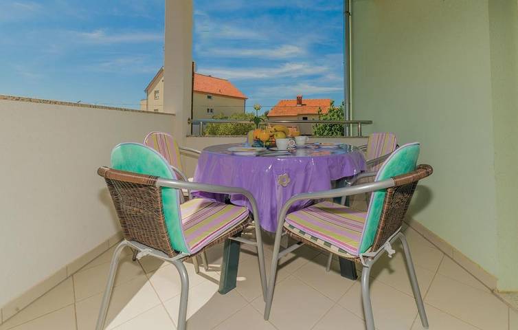 Ferienwohnung für 6 Personen, mit Terrasse und Pool in Pakostane - 2