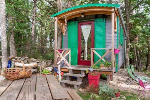 Location de vacances pour 4 personnes, avec jardin ainsi que terrasse et vue dans Bessamorel