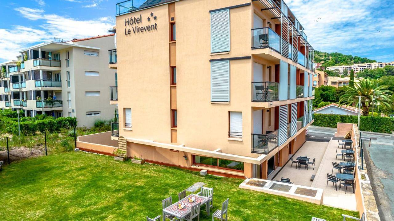 Double Room with Balcony in Le Dramont, Saint-Raphaël