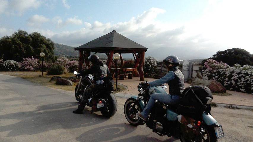 Location de vacances pour 2 personnes, avec vue ainsi que piscine et jardin