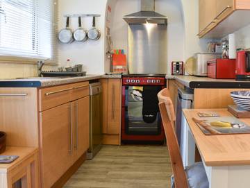 Log Cabin for 2 People in Bowness-on-Windermere, Cumbria, Photo 4