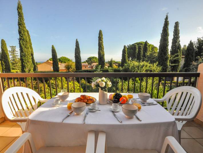 Gîte pour 4 personnes, avec terrasse à Cavalaire-sur-Mer - 2