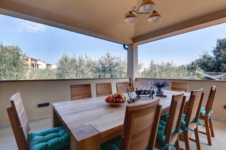 Ferienhaus für 10 Personen, mit Garten und Balkon, kinderfreundlich in Kroatien - 2