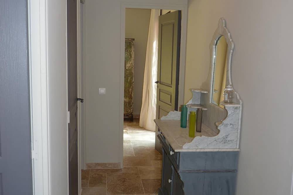 Bastidon 18. mit exklusiven Pool wieder in 7 ha großen Parks. in Nans-les-Pins, Brignoles Region