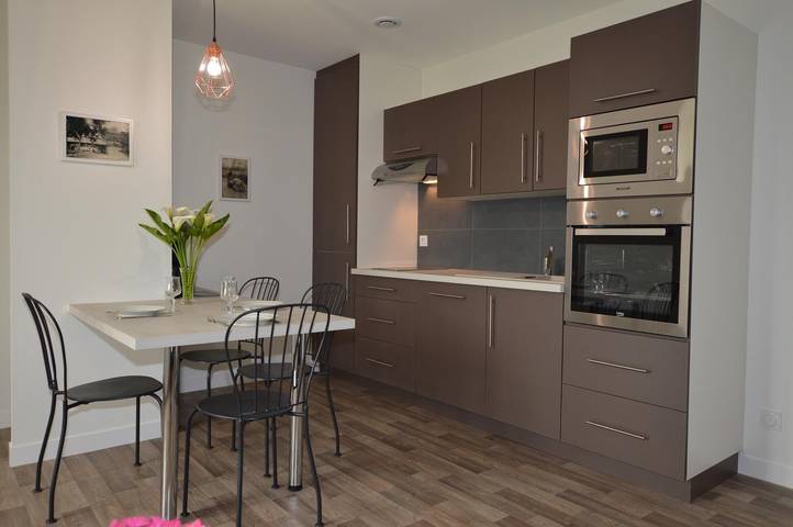 Gîte pour 4 personnes, avec jardin à Bécherel