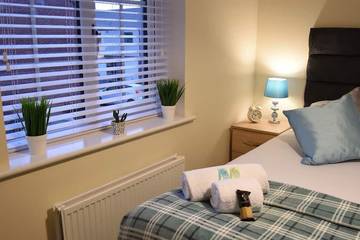 Apartment for 6 People in Solihull, Birmingham Area, Photo 1