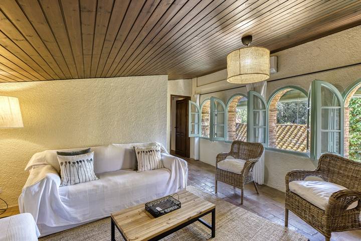 Holiday Home 'Casa Peratallada' with Wi-Fi and Air Conditioning in Peratallada, Costa Brava