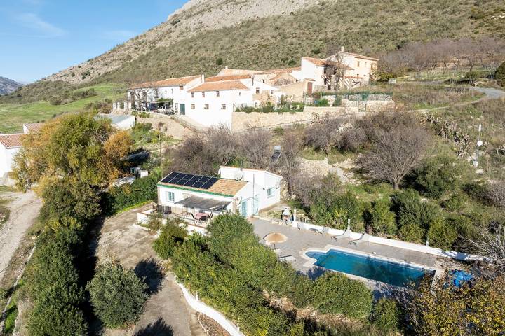 Casa rural para 6 personas, con Jardín y Vistas al lago en Periana