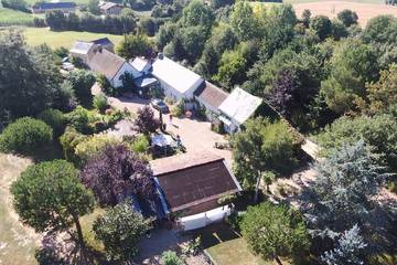 Gîte pour 22 personnes, avec jardin à Dissay-sous-Courcillon