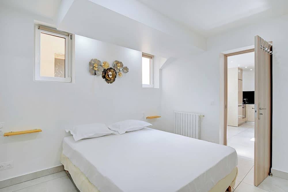 Entire apartment, Appartement in the heart of Paris ☆ Canal de L'ourq/Crimée ☆ in Paris, Ile de France