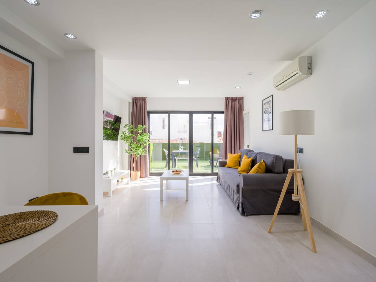 Benartemi Terrace in La Isleta, Las Palmas de Gran Canaria