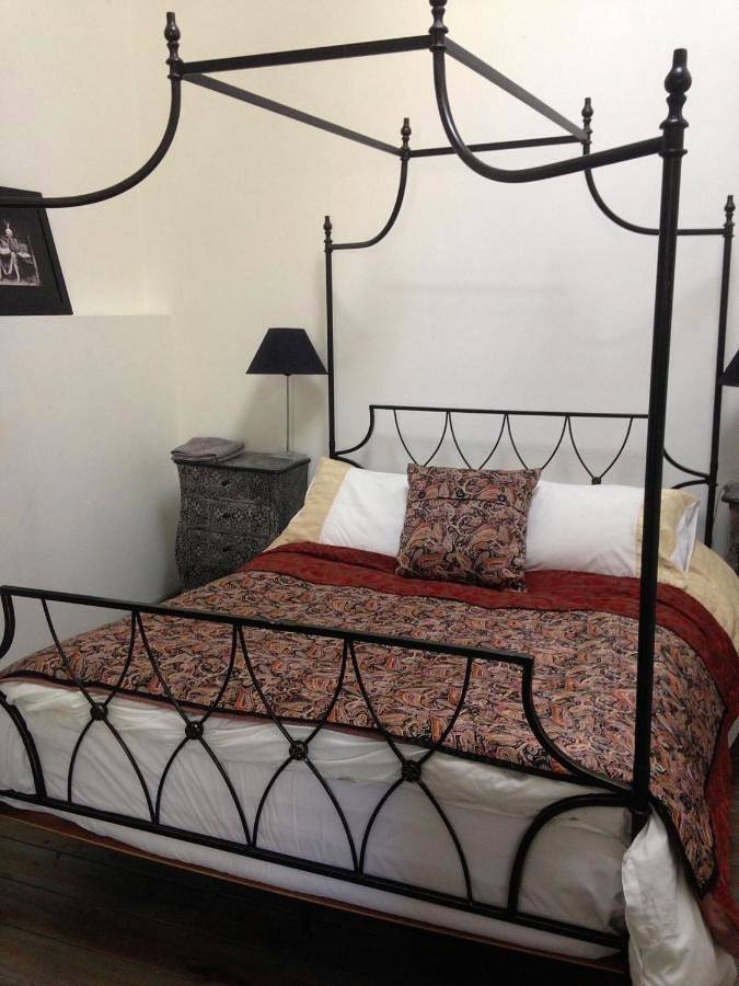 Gîte pour 4 personnes, avec jardin à Saint-Même-les-Carrières - 4