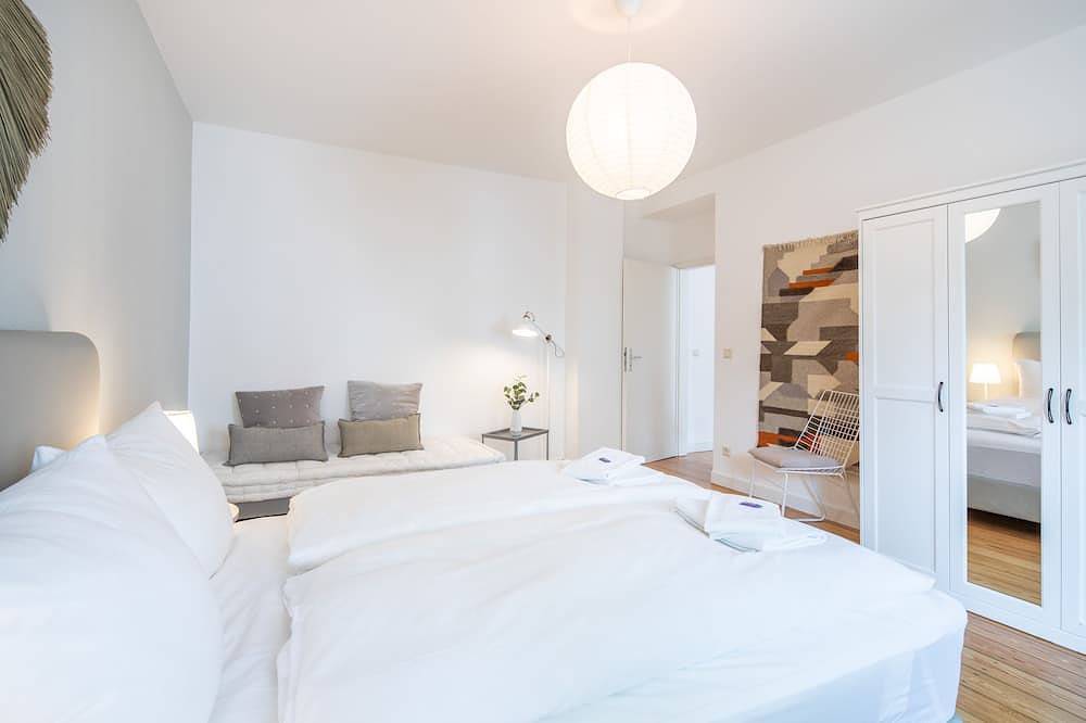 Ganze Wohnung, Altbauwohnung bis 4 Personen \"Kanu\" im Schanzenviertel - 1. Stock in Altona Hamburg, Hamburg