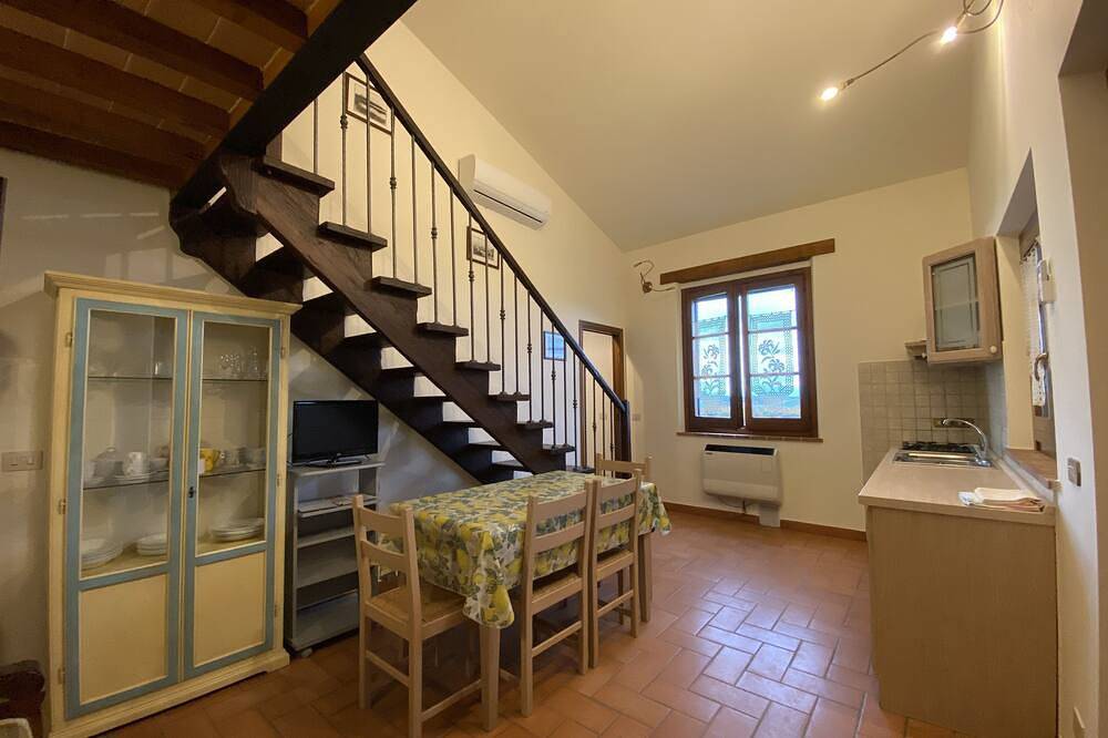 Entire apartment, Apartment Swimming Pool and Lake's View in Paciano, Perugia Province
