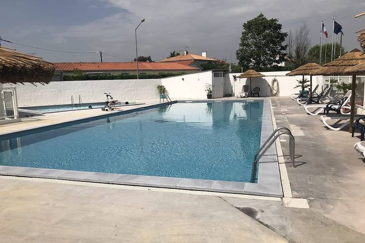 Camping pour 6 personnes, avec jardin et piscine à Meschers-sur-Gironde - 3