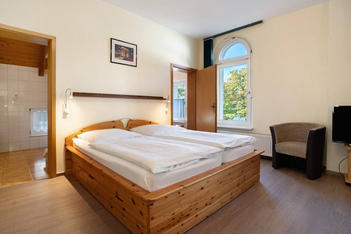 Ganze Wohnung, Ferienwohnung 'Fewo "An Der Kietzbrücke"' mit Seeblick, Gemeinschaftsgarten und Wi-Fi in Waren (Müritz), Müritz