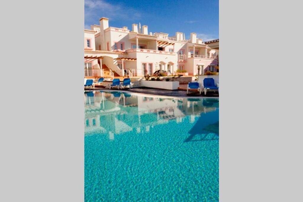Three-Bedroom Villa in Budens, Distrito de Faro