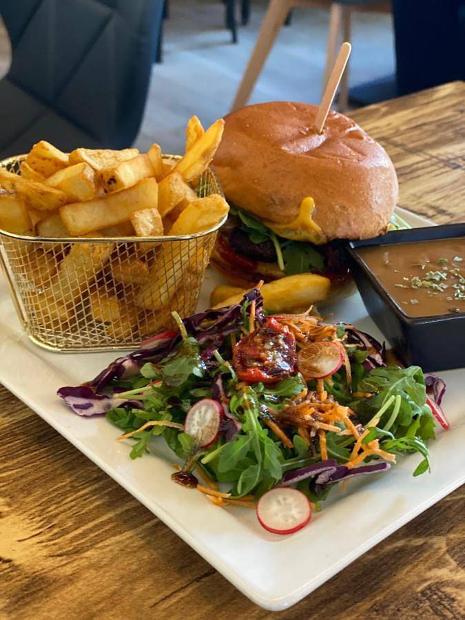 Hôtel pour 2 personnes, avec terrasse, animaux acceptés à La Châtaigneraie - 4